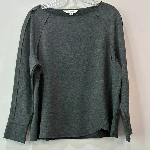Land ‘n Sea Women’s Long Sleeve Gray Sweatshirt Size M NWT - Picture 1 of 11